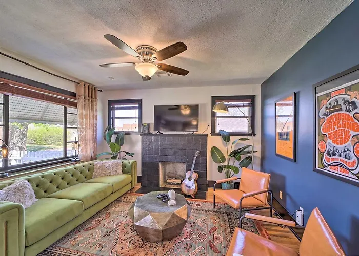 Amazing Musical Abode In Expo Square Neighborhood!