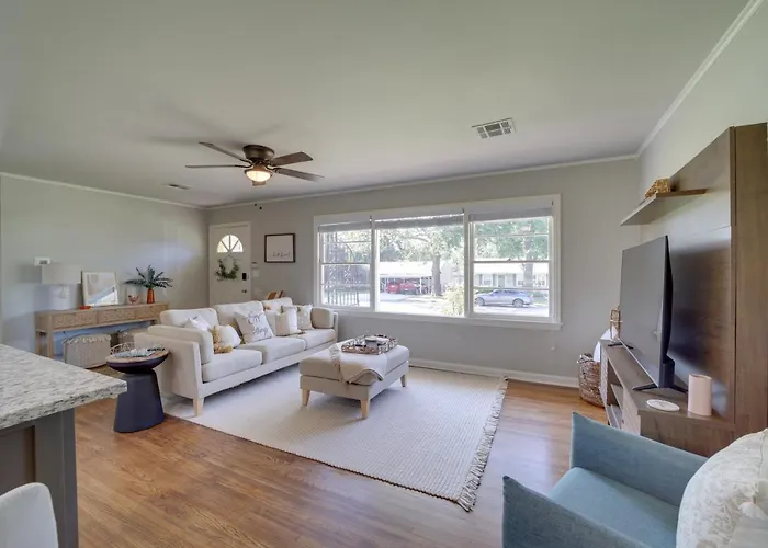 Stylish Tulsa Home W/ Modern Updates!