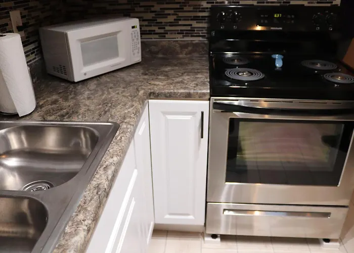 Charming 2 Bedroom Retreat Minutes From Downtown