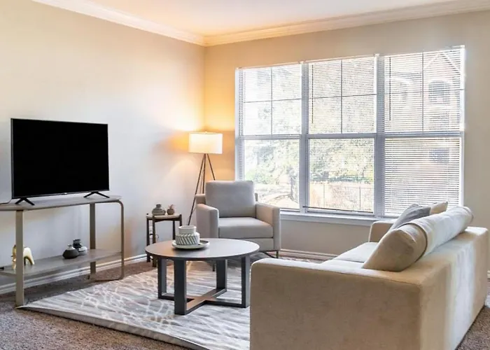Landing Modern Apartment With Amazing Amenities