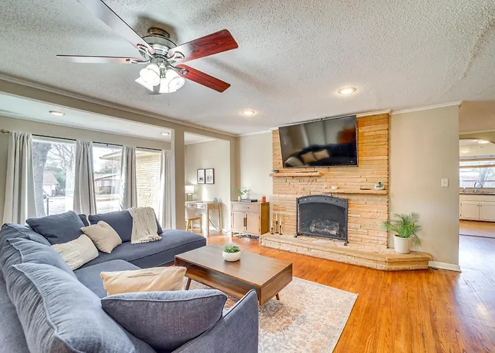 Tulsa Home 5 Mi To Downtown: Groups Welcome!