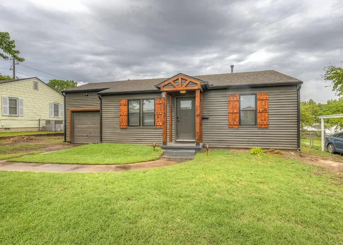 Monticello Cottage In Tulsa