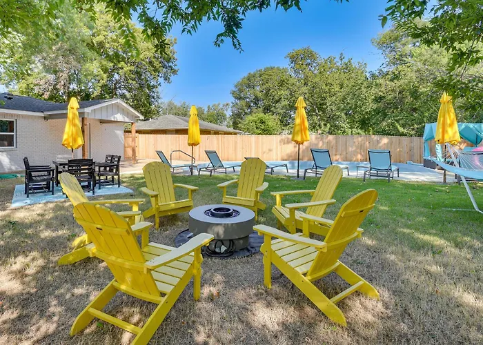 12 Mi To Bok Center: Pet-Friendly Home W/ Yard!