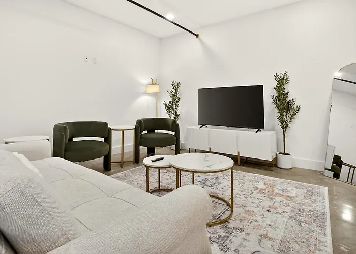 Urban Stylish 1Br Fast Wifi & Full Kitchen