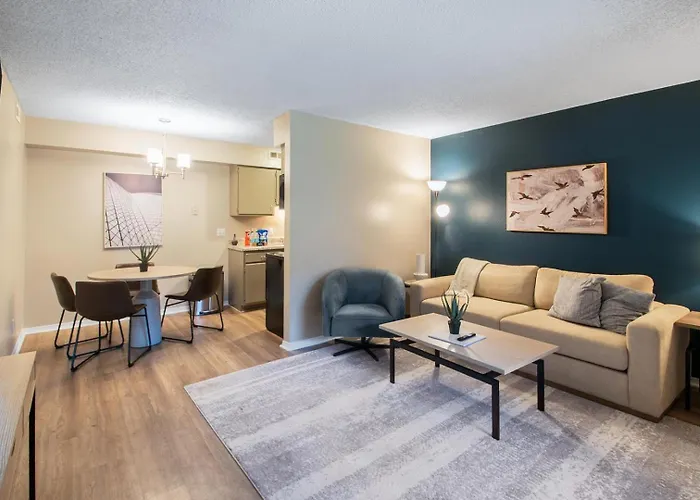 Landing Beautiful 1Bd Pool Gym