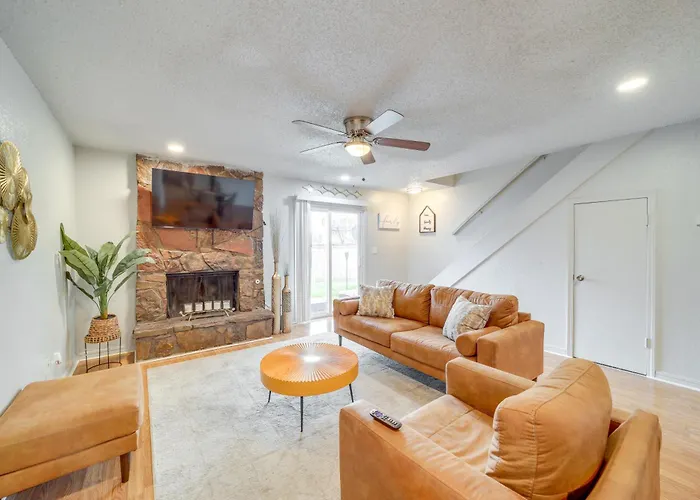 5 Mi To Route 66 Fun! Tulsa Towhome W/ Game Room