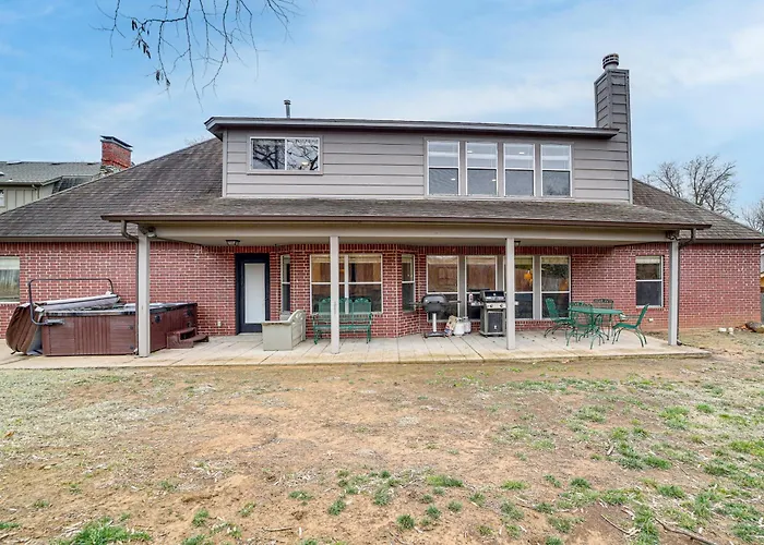 Pet-Friendly Tulsa Escape W/ Private Hot Tub!