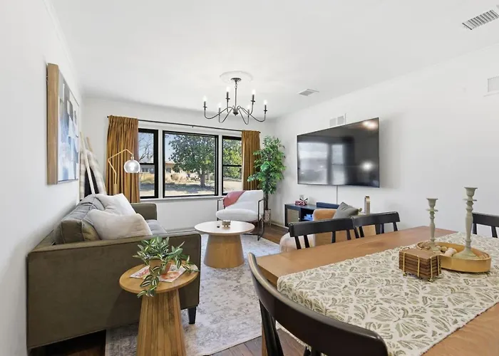 Tulsa Suite Spot-King Bed Near Expo, Tu, Dtwn