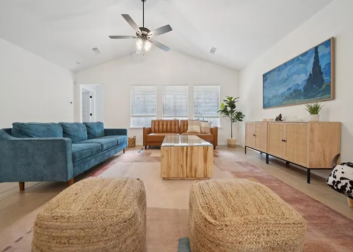 Spacious 4Br With Fire Pit Games Midtown Near Tu