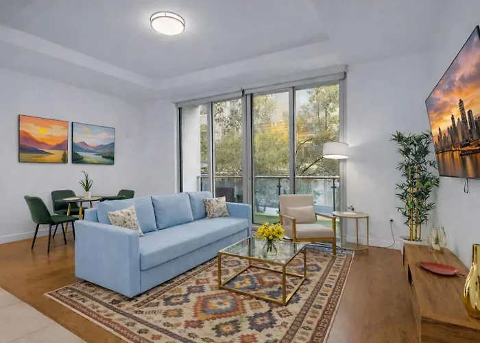 Downtown Tulsa Executive Suite Sleeps 6 Gym Co-Work & Lounge Access