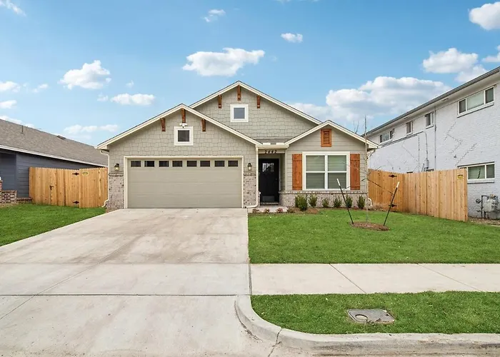Spacious 4Br With Fire Pit Games Midtown Near Tu