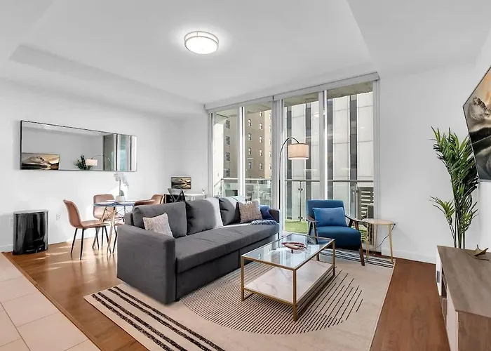 Charming 1Br Nearbokcntr-Gym,Lounge,Balcony,Petok
