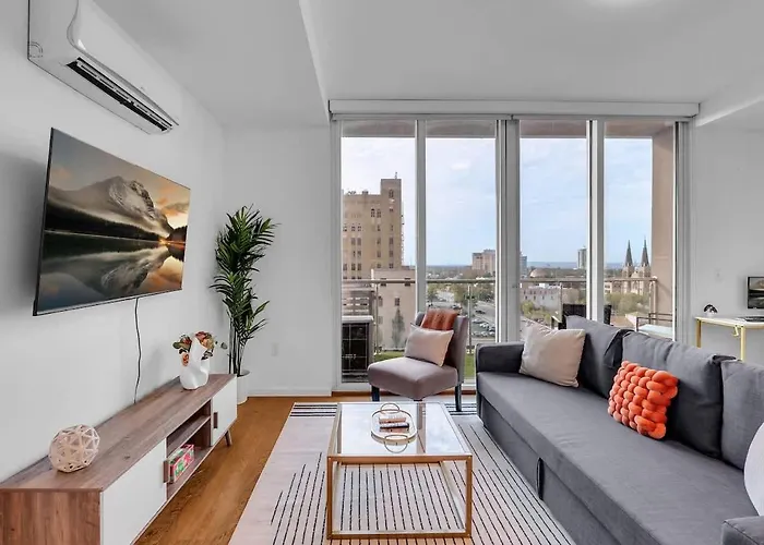 Bright 1Br Near Bokcenter-Gym,Lounge,Balcony,Petok