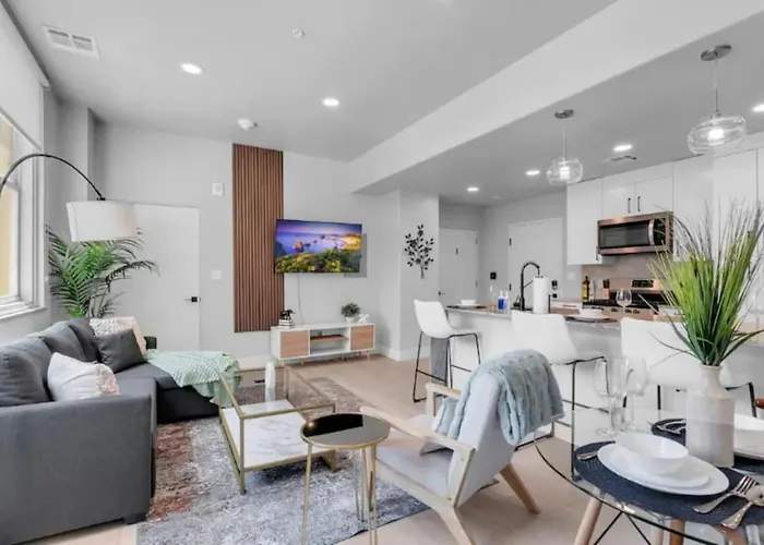 2Br Near Bok Center - Gym, Lounge, Balcony, Pet Ok