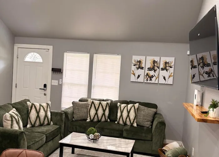 Jade Home In Beautiful Tulsa