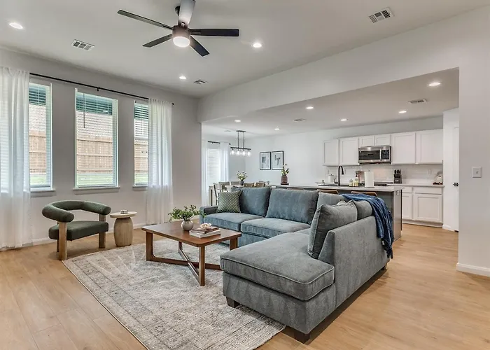 Modern Tulsa New Build Downtown & Cherokee