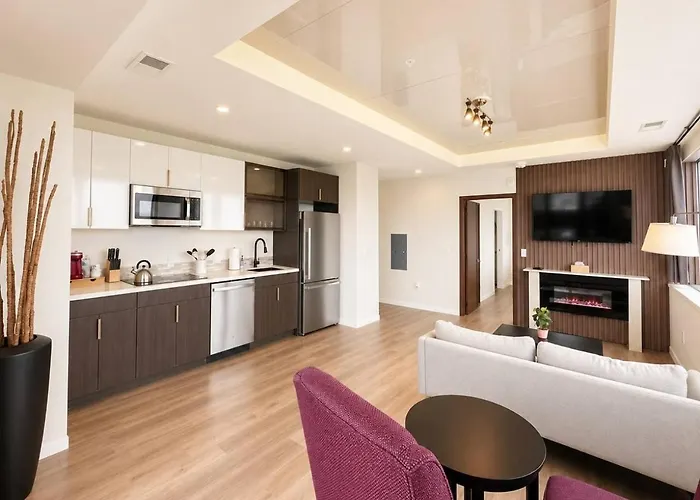 Luxury Apartment With Balcony