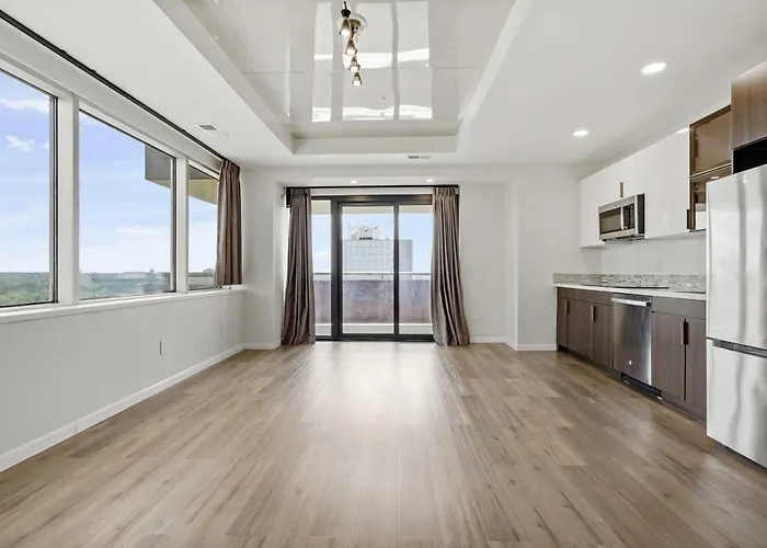 Luxury Apartment - Reese Tower