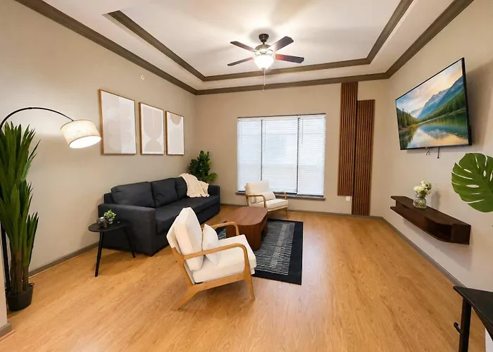 Downtown Tulsa Apartment Near Arts District Pool