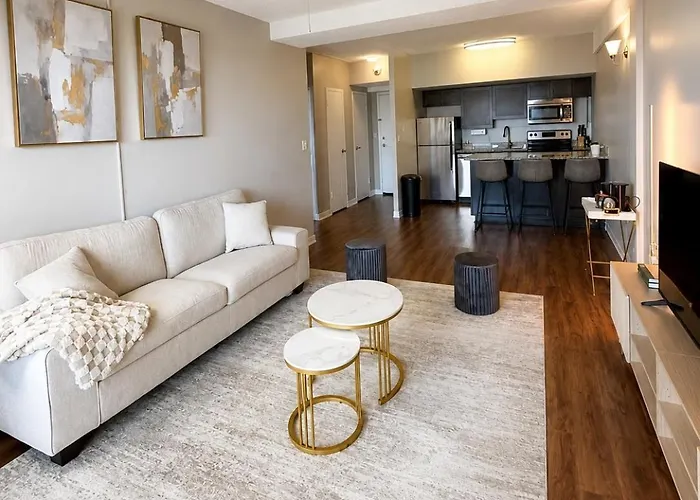 Spacious 1 Bedroom Downtown View Near River Experiences
