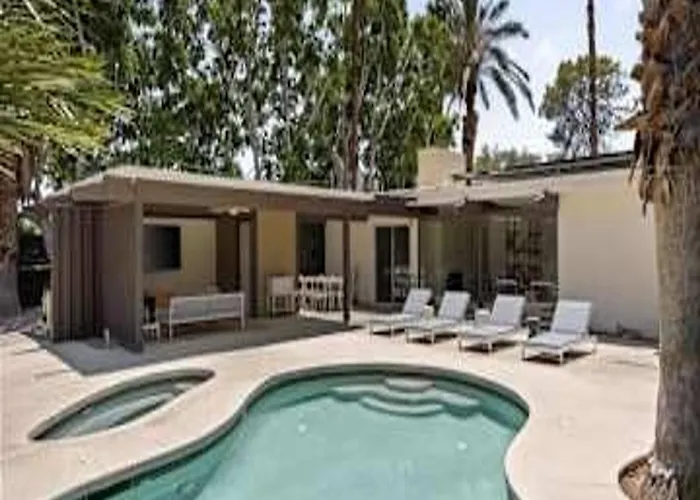 Mid-Century Villa W Pool Near El Paseo Shopping