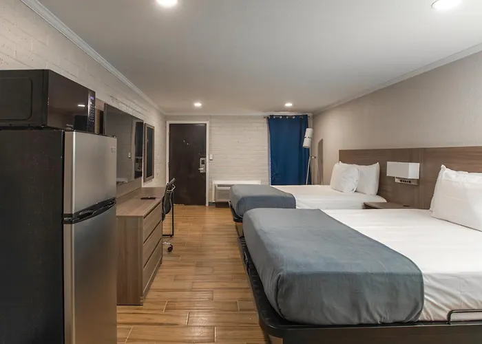 Super 8 by Wyndham Tulsa/Arpt/St Fairgrounds