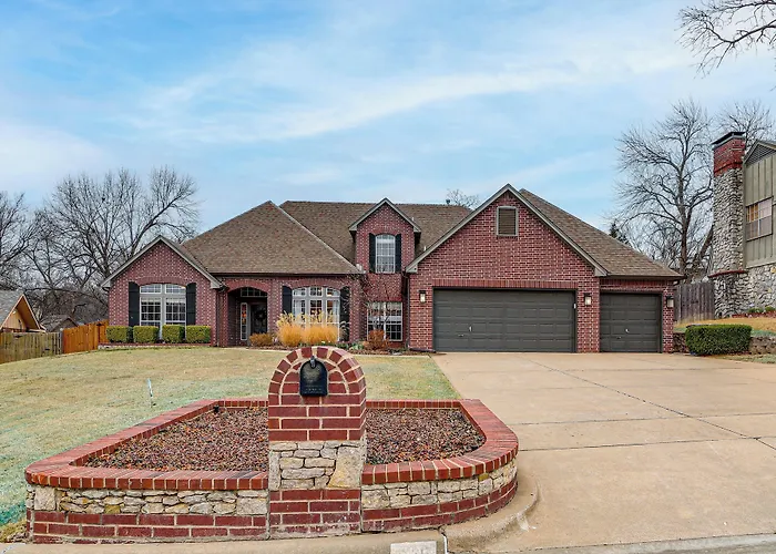 Pet-Friendly Tulsa Escape W/ Private Hot Tub!
