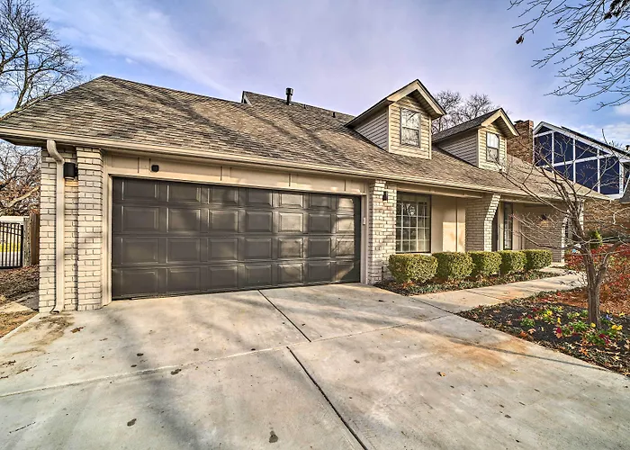 Immaculate 'Woodland View' Retreat W/ Hot Tub
