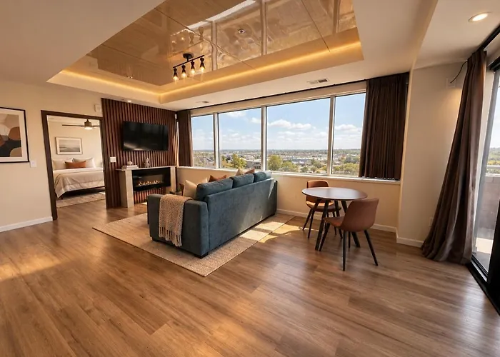 Luxury Apartment With Balcony