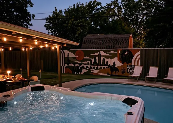 4Br Midtown Oasis Pool Hot Tub Putting Green