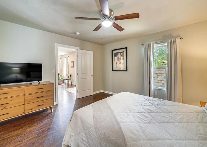 Private Workout Studio & Fenced Yard! Tulsa Escape